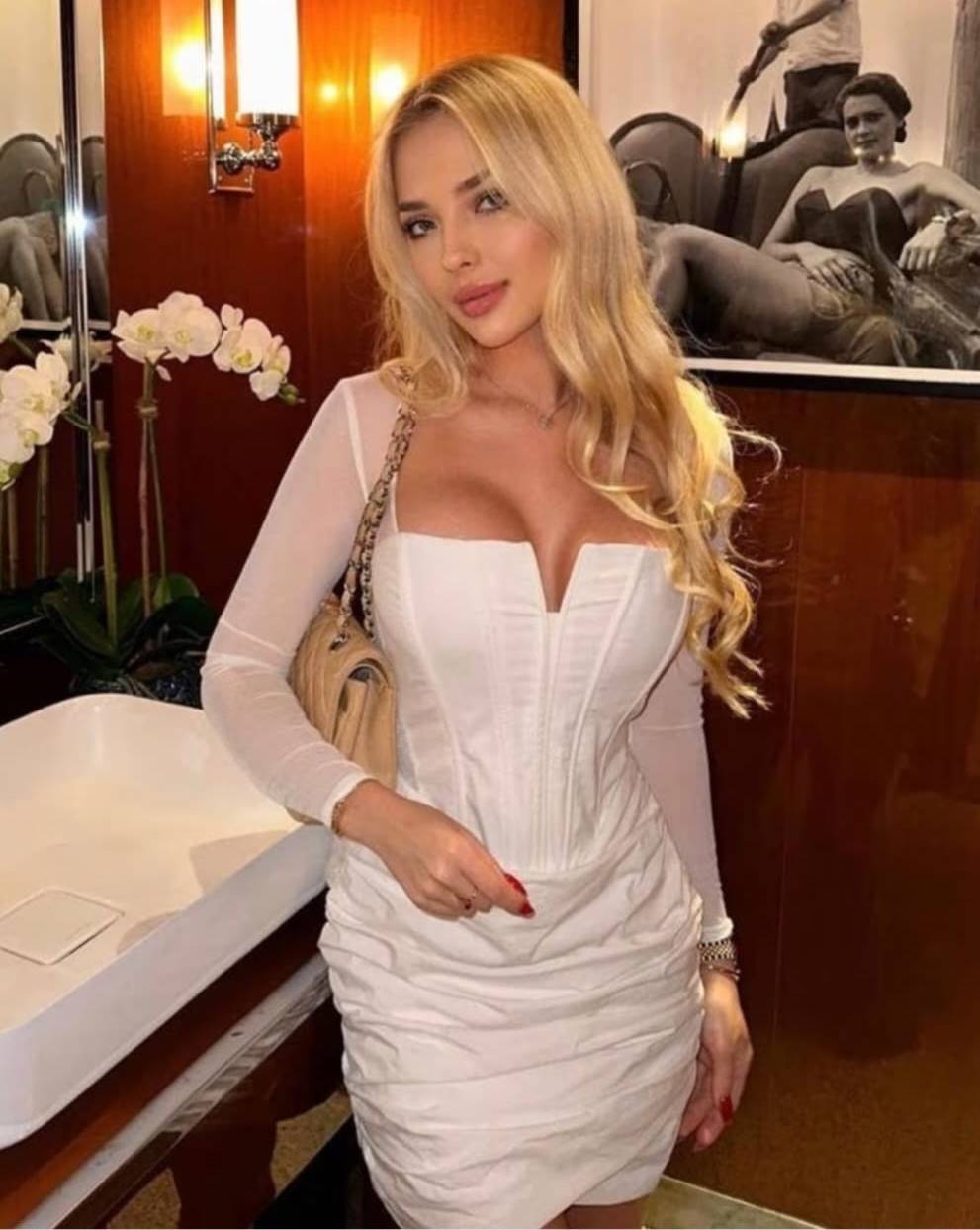 Topkapı Escort Bayan Esin İle Her Anı Özel Kılan Anlar